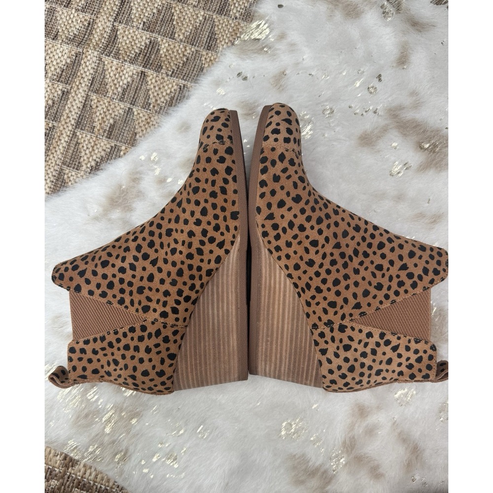 TOMS Kelsey Leopard Print Suede Bootie 11 Slip On Stacked Wedge Heel Boho - Picture 8 of 8